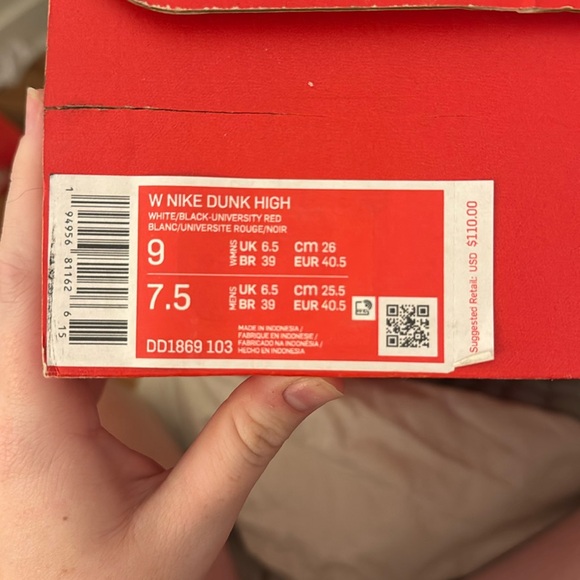 Nike dunks only worn once or twice - Picture 1 of 4